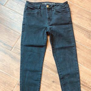 AMERICAN EAGLE HI RISE JEGGING CROP JEANS SIZE 6 SUPER STRETCH